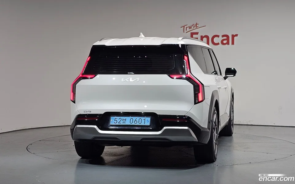 Kia EV9 4WD 2023 — thumbnail 4