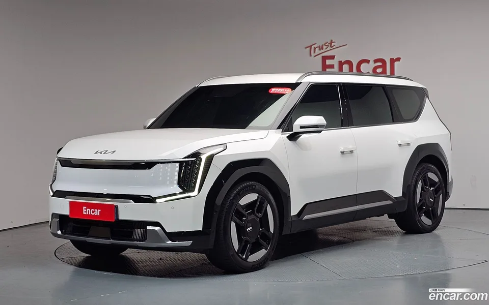 Kia EV9 4WD 2023 — photo 1, buy with delivery to Moscow