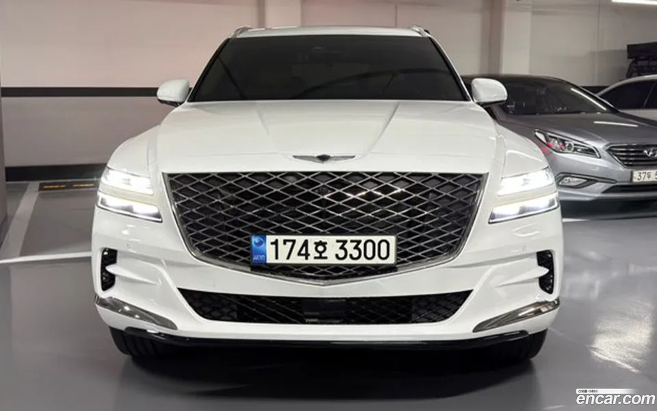 Genesis GV80 2.5T AWD 2023 — photo 1, buy with delivery to Moscow