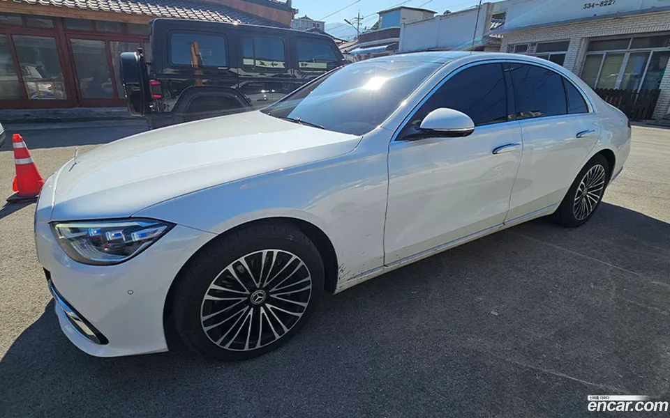 Mercedes-Benz S-Class S350 d 4MATIC 2025 — thumbnail 3