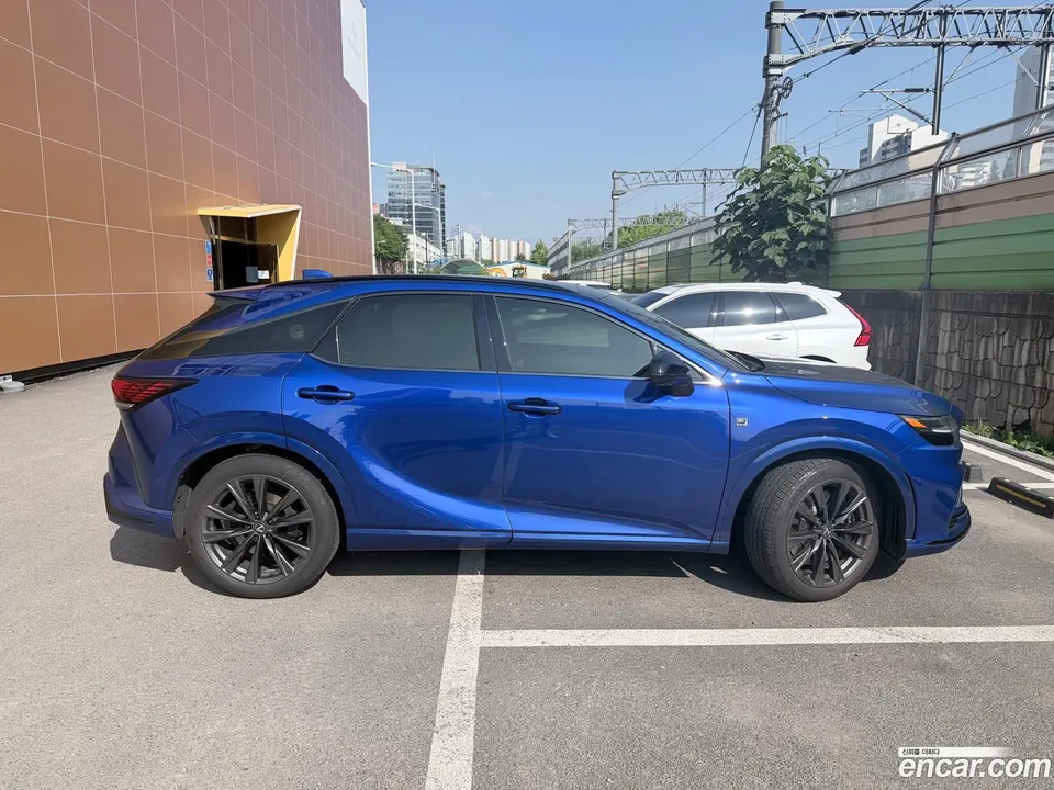 Lexus RX 500h F-Sport 2023 — thumbnail 3