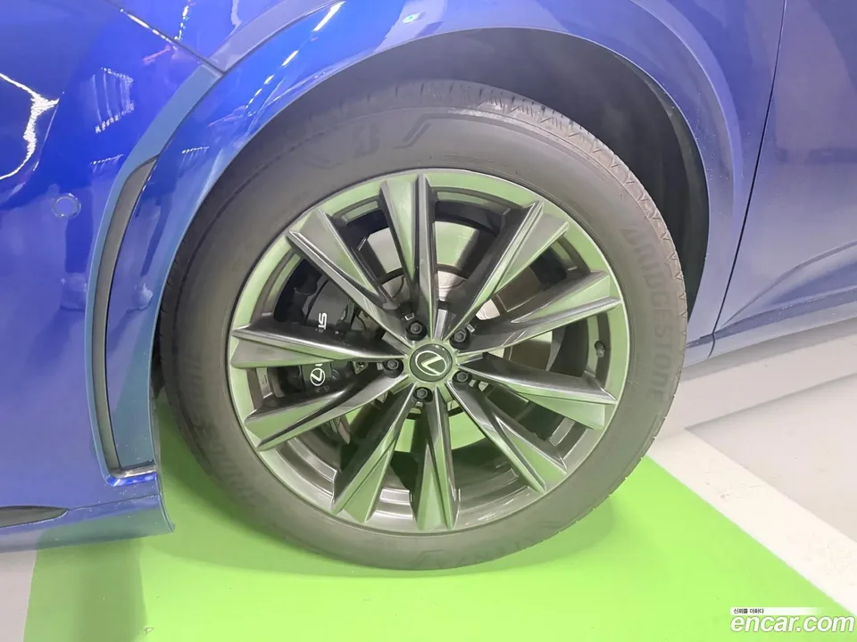 Lexus RX 500h F-Sport 2023 — thumbnail 5