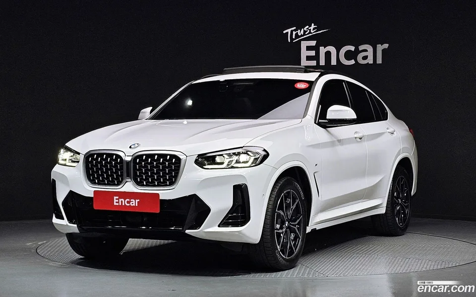 BMW X4 xDrive20i M 2022 — photo 1, buy with delivery to Moscow