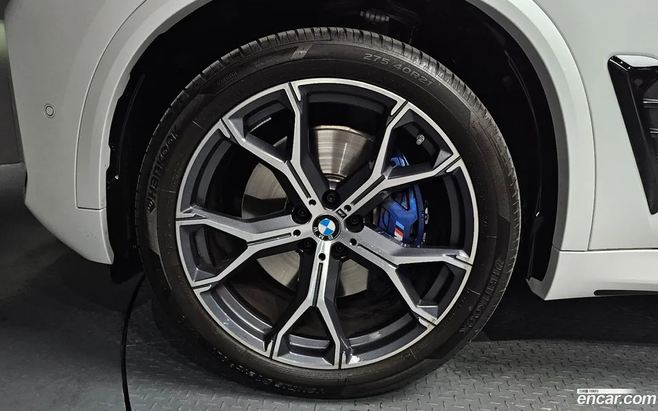 BMW X5 xDrive 40i M 2025 — thumbnail 5