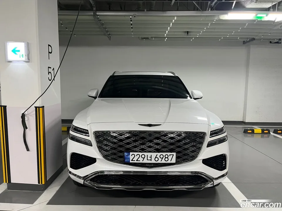 Genesis GV80 2.5T AWD 2024 — photo 1, buy with delivery to Moscow