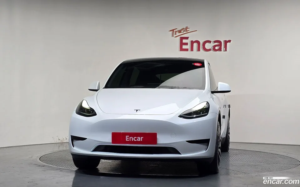 Tesla Model Y RWD 2023 — thumbnail 3