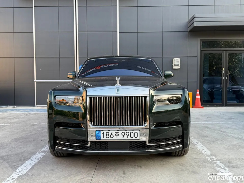 Rolls-Royce Phantom 6.7 EWB V12 2023 — thumbnail 3