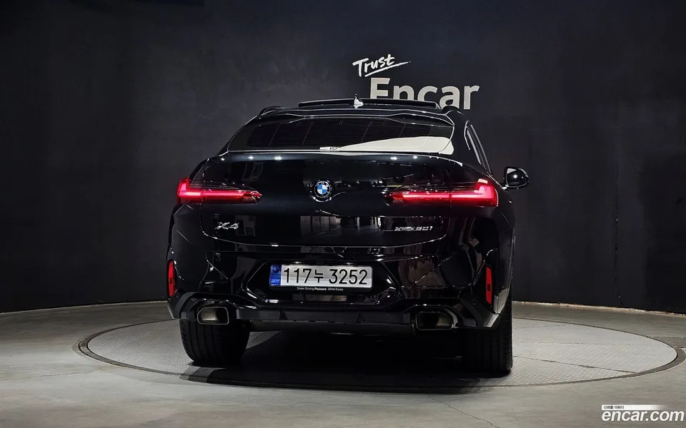 BMW X4 xDrive20i M 2025 — thumbnail 4
