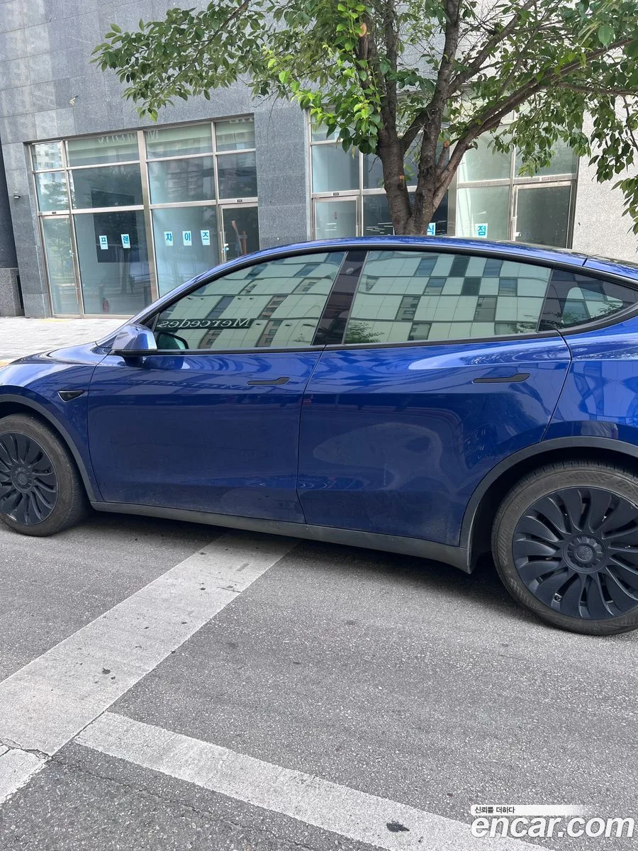 Tesla Model Y RWD 2023 — thumbnail 5