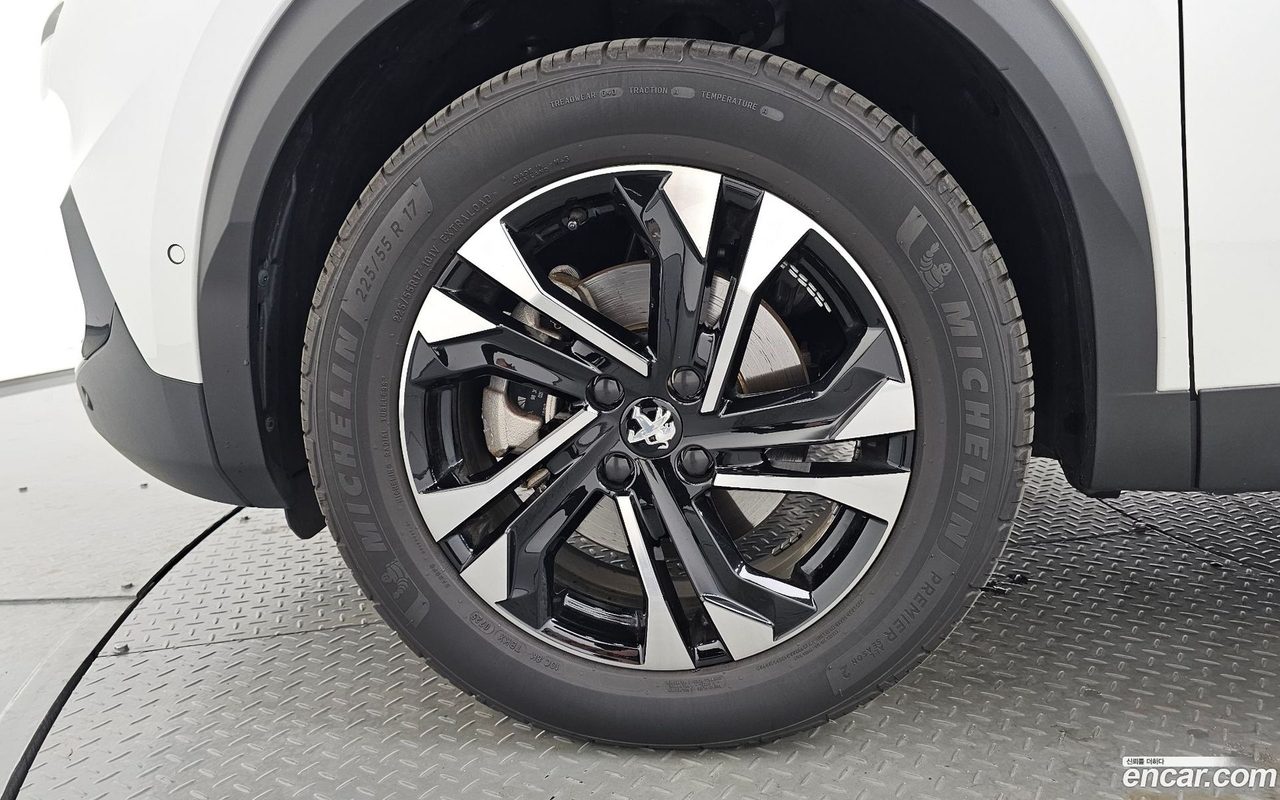 Peugeot e-2008 2023 — 2