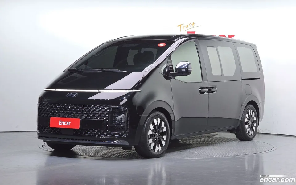 Hyundai Staria 2025