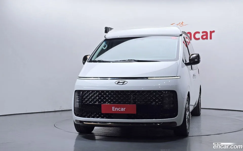 Hyundai Staria 2WD 2024 — thumbnail 3