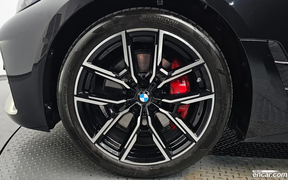 BMW 4 Series 420i M 2025 — thumbnail 2