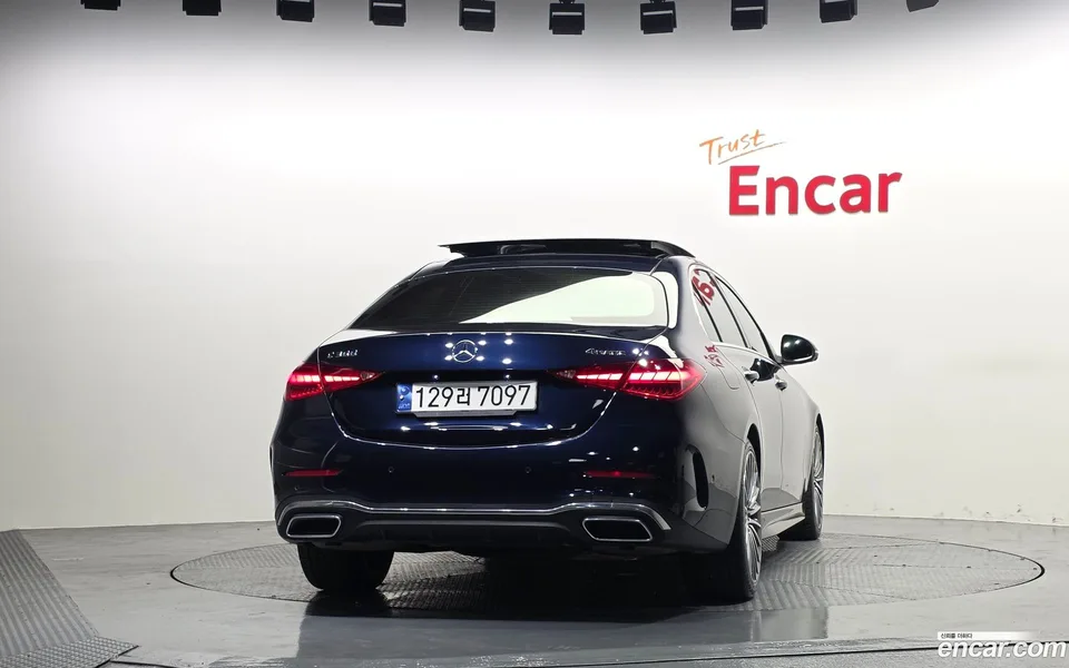 Mercedes-Benz C-Class C300 4MATIC AMG Line 2023 — thumbnail 4