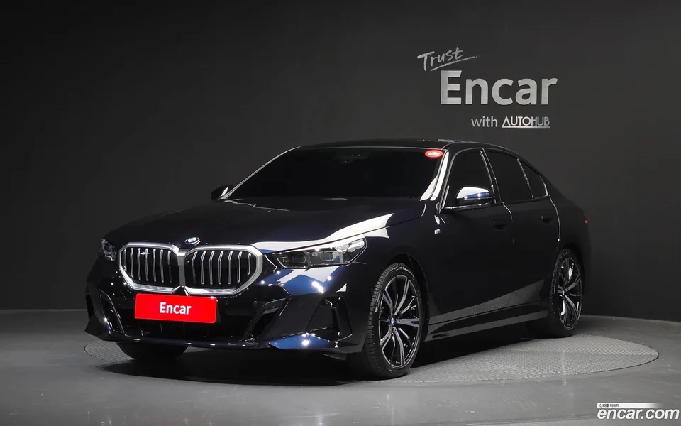 BMW 5 Series 530i xDrive M 2025 — photo 1, buy with delivery to Moscow