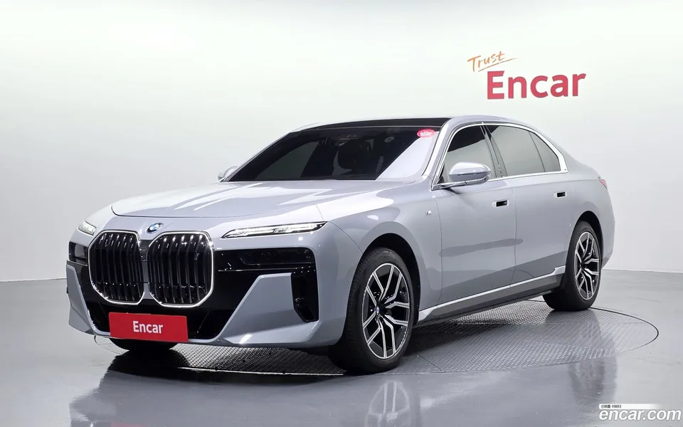 BMW i7 xDrive 60 M 2023 — photo 1, buy with delivery to Moscow