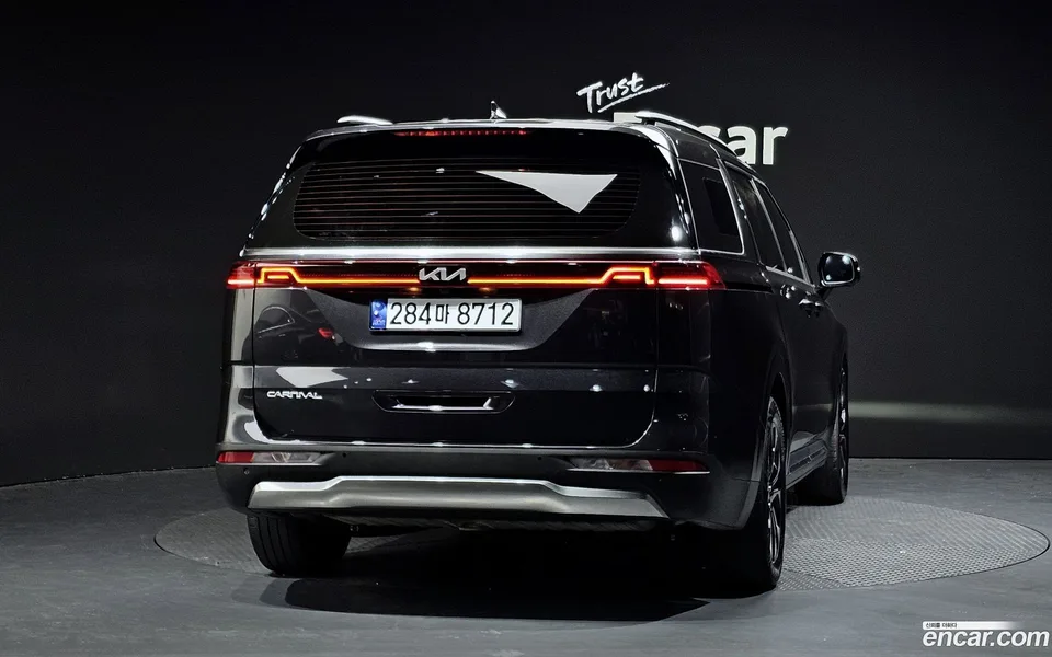 Kia Carnival 9 2022 — thumbnail 4