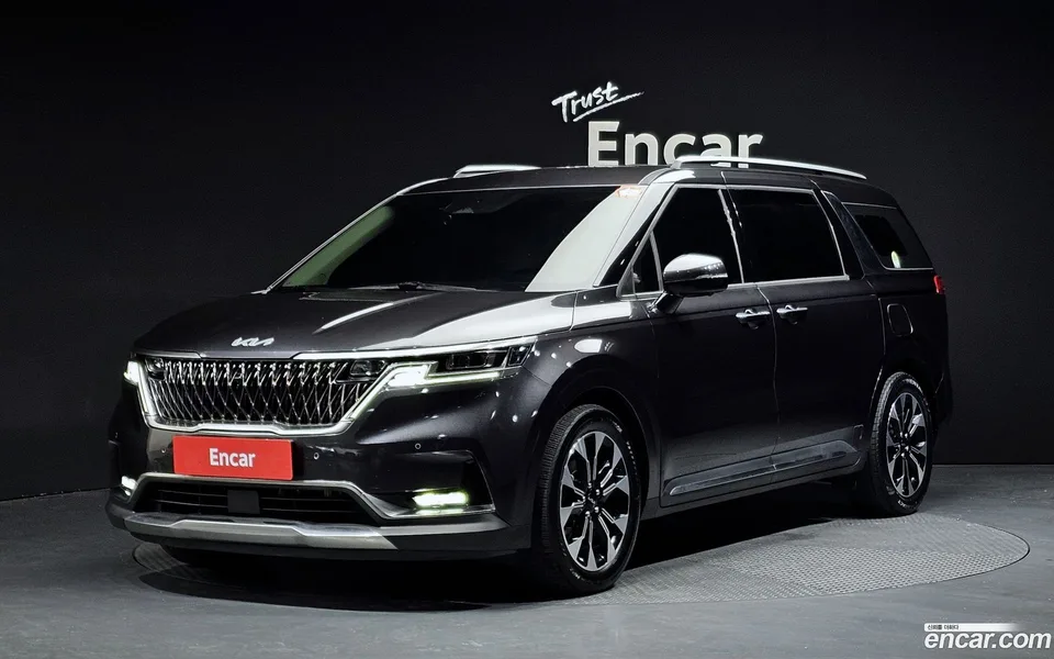Kia Carnival 9 2022 — photo 1, buy with delivery to Moscow