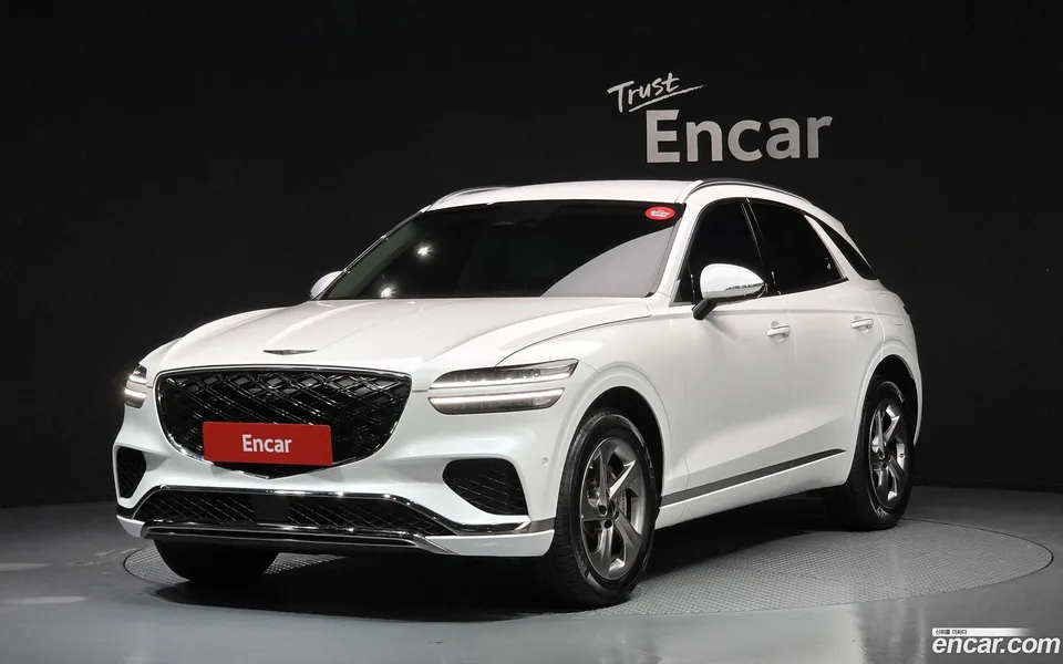 Genesis GV70 2.5T 2WD 2024 — photo 1, buy with delivery to Moscow