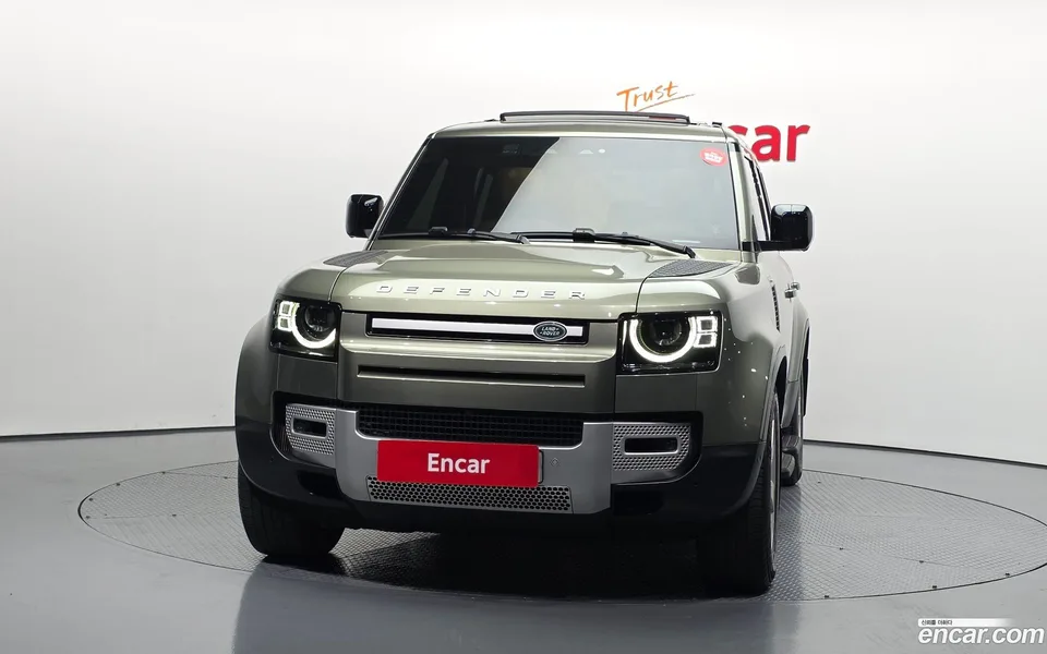 Land Rover Defender 110 D300 HSE 2022 — thumbnail 3