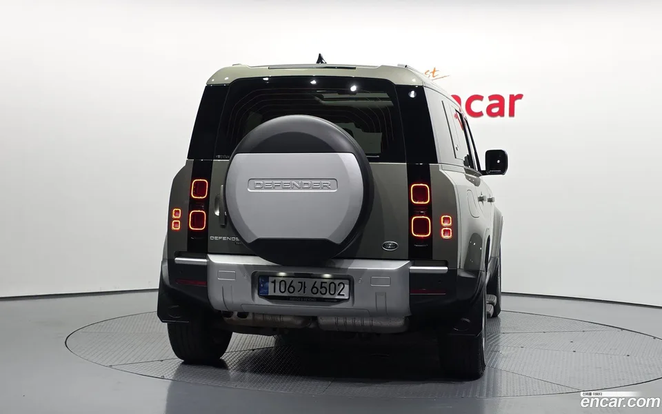 Land Rover Defender 110 D300 HSE 2022 — thumbnail 4