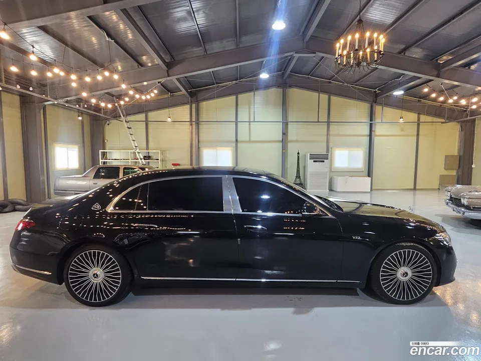 Mercedes-Benz S-Class S680 4MATIC 2023 — thumbnail 4