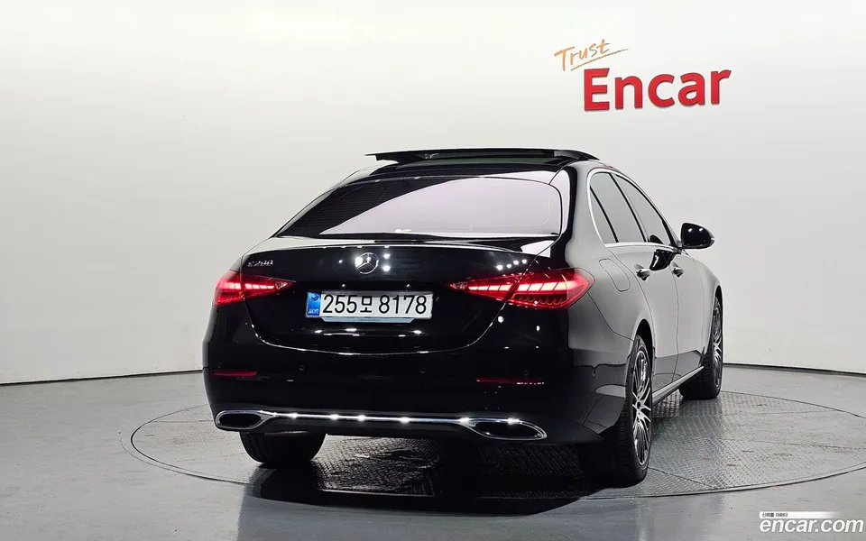 Mercedes-Benz C-Class C200 2025 — thumbnail 4