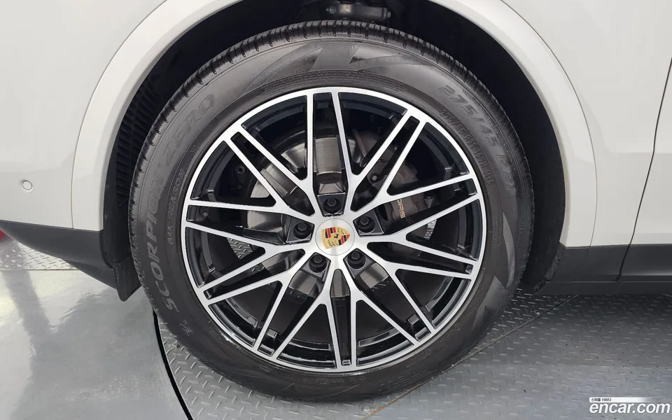 Porsche Cayenne 3.0 2024 — thumbnail 2
