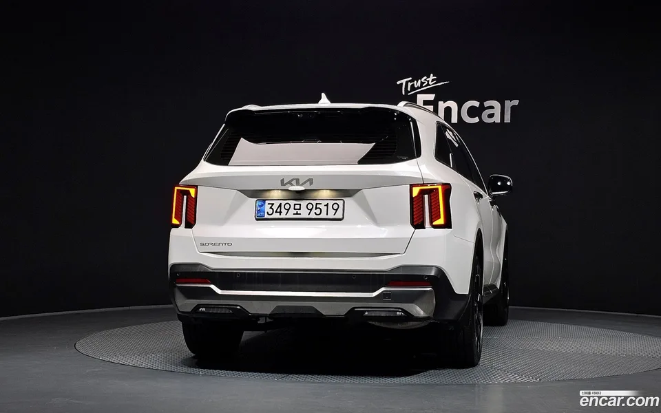 Kia Sorento 2.2 2WD 2023 — thumbnail 4