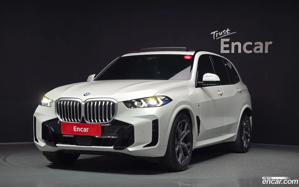 BMW X5 xDrive 40i M 2025 — photo 1, buy with delivery to Moscow