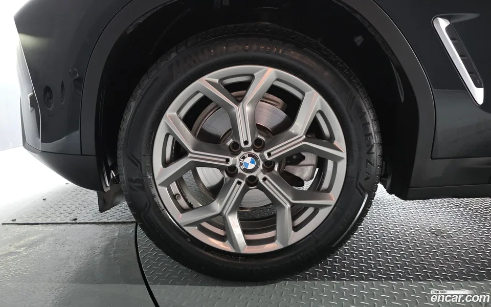 BMW X3 xDrive 20i 2023 — thumbnail 2