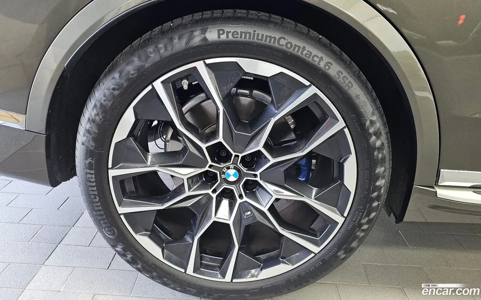 BMW X7 xDrive 40i M 6 2025 — thumbnail 2