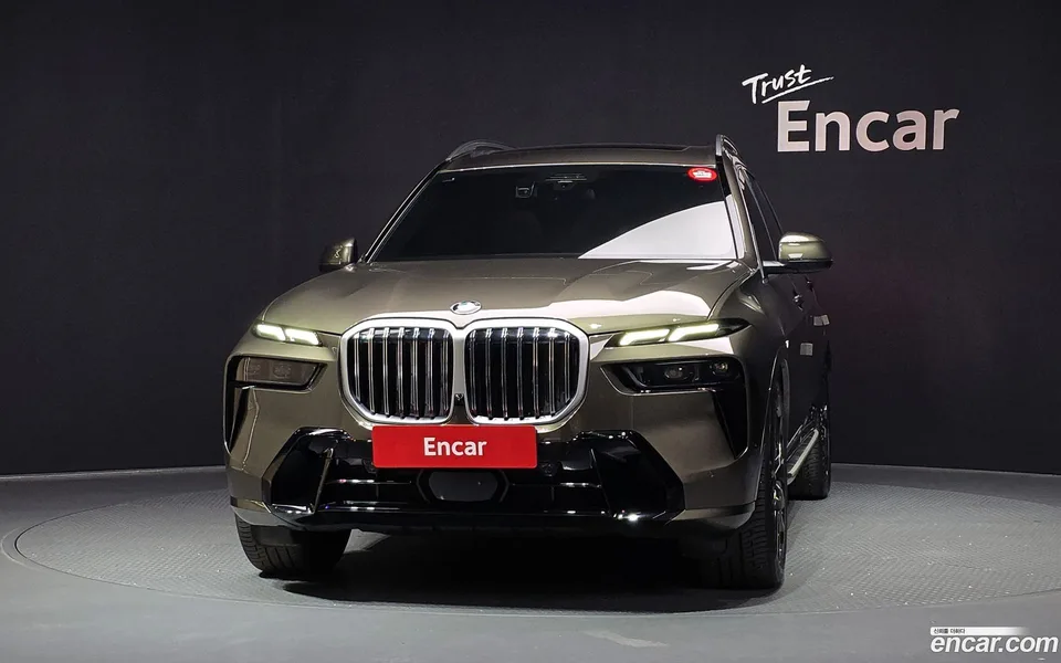 BMW X7 xDrive 40i M 6 2025 — thumbnail 3