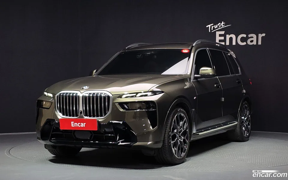 BMW X7 xDrive 40i M 6 2025 — photo 1, buy with delivery to Moscow
