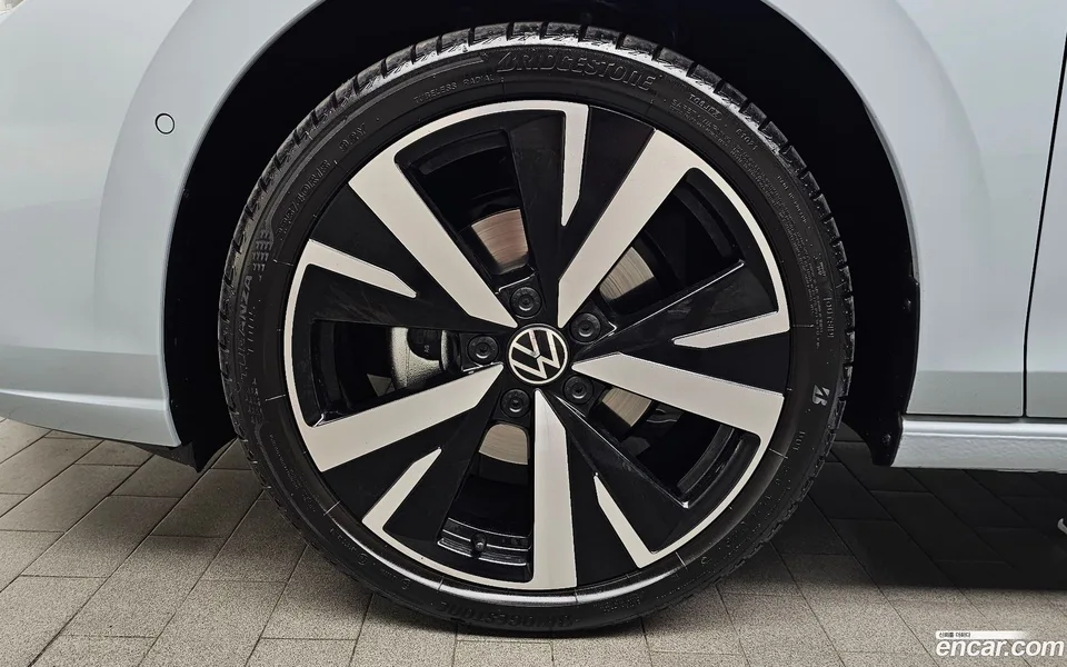 Volkswagen Golf 2.0 TDI 2025 — thumbnail 5