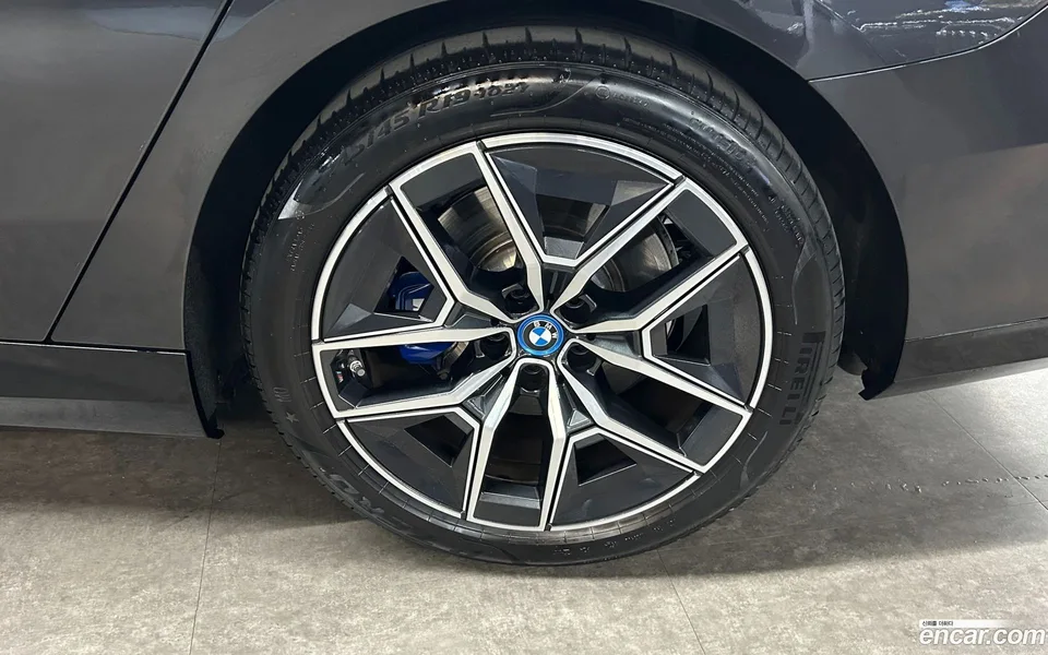 BMW i5 eDrive 40 M 2025 — thumbnail 2