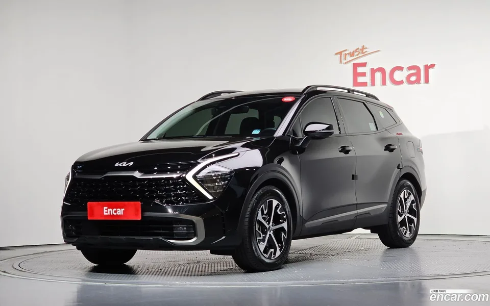 Kia Sportage Hybrid 4WD 2023 — photo 1, buy with delivery to Moscow