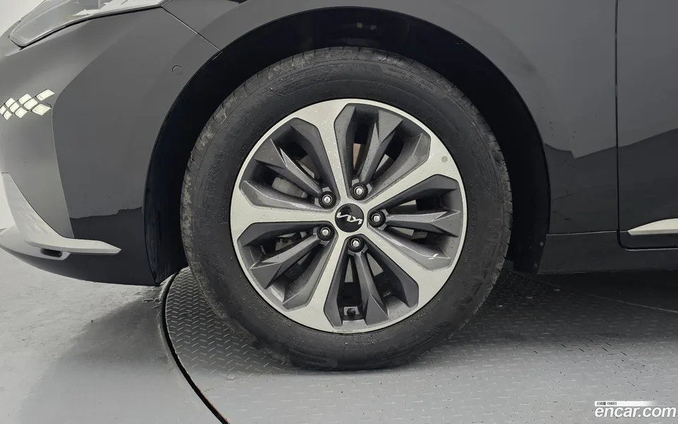 Kia K8 Hybrid 2023 — thumbnail 2