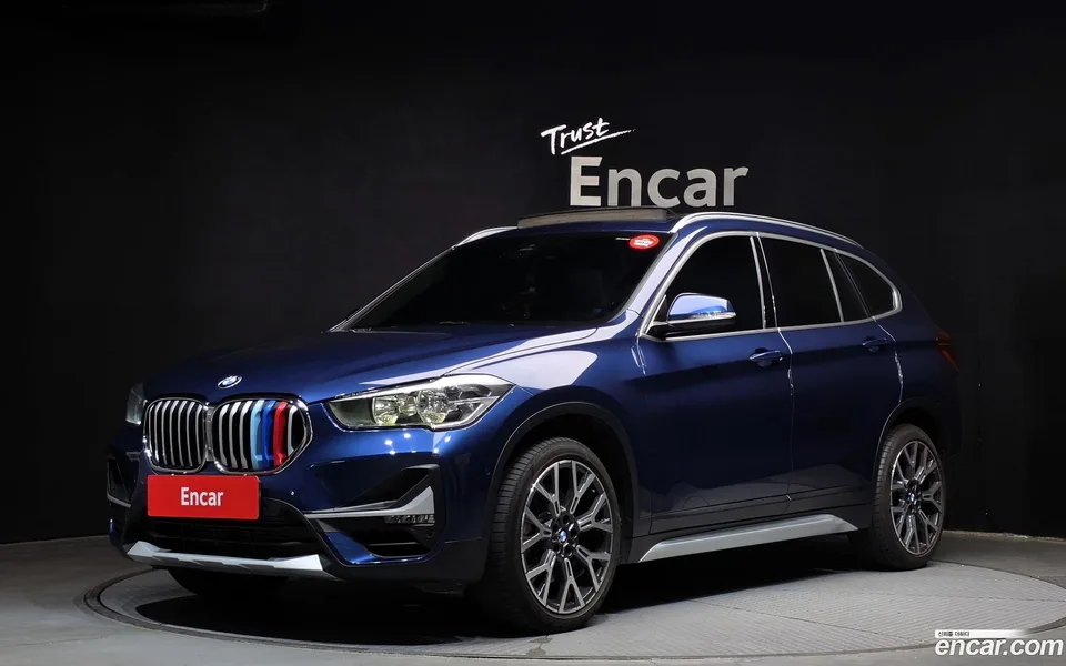 BMW X1 xDrive 20i xLine 2022 — photo 1, buy with delivery to Moscow