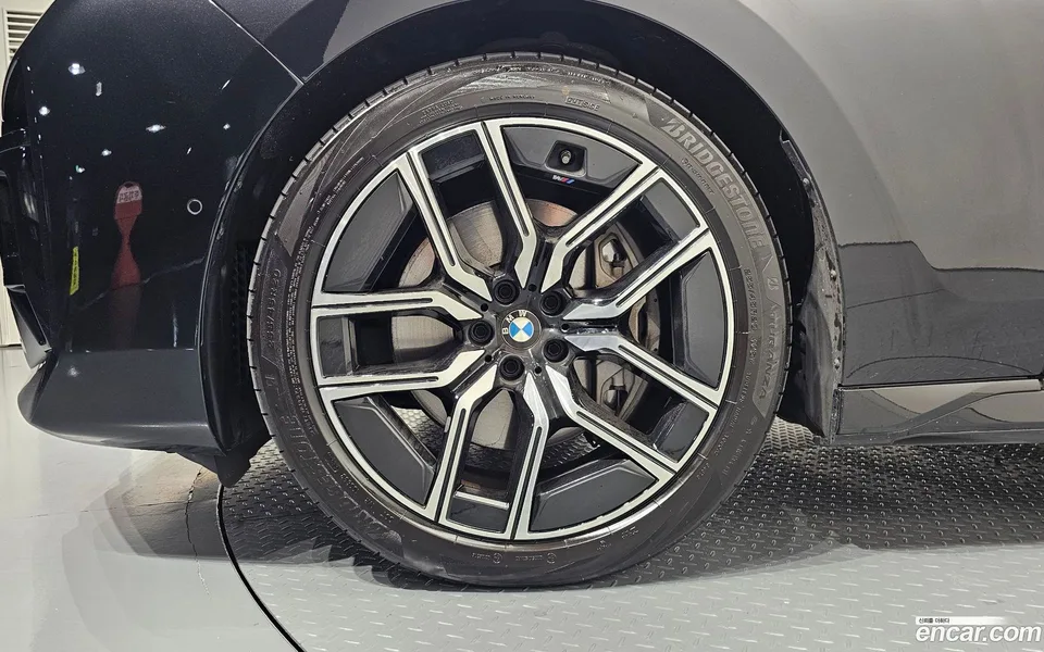 BMW 7 Series 740i xDrive M 2024 — thumbnail 5
