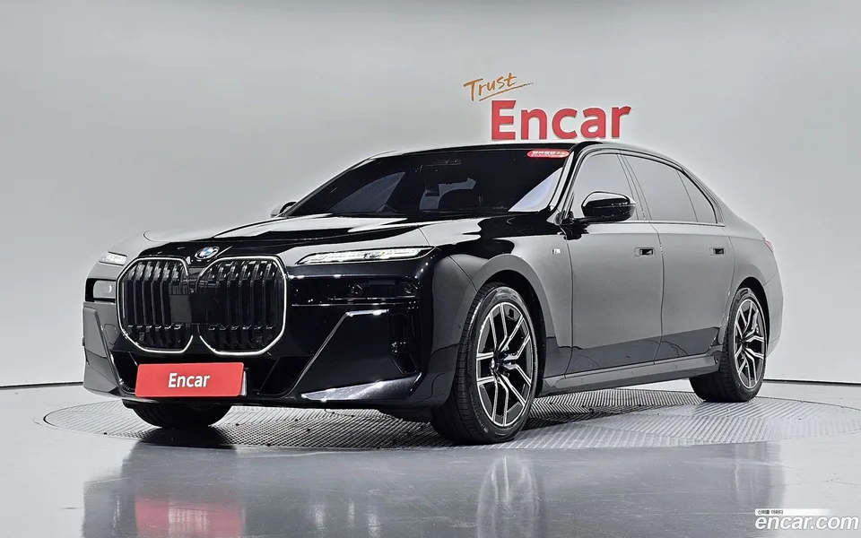BMW 7 Series 740i xDrive M 2024 — photo 1, buy with delivery to Moscow