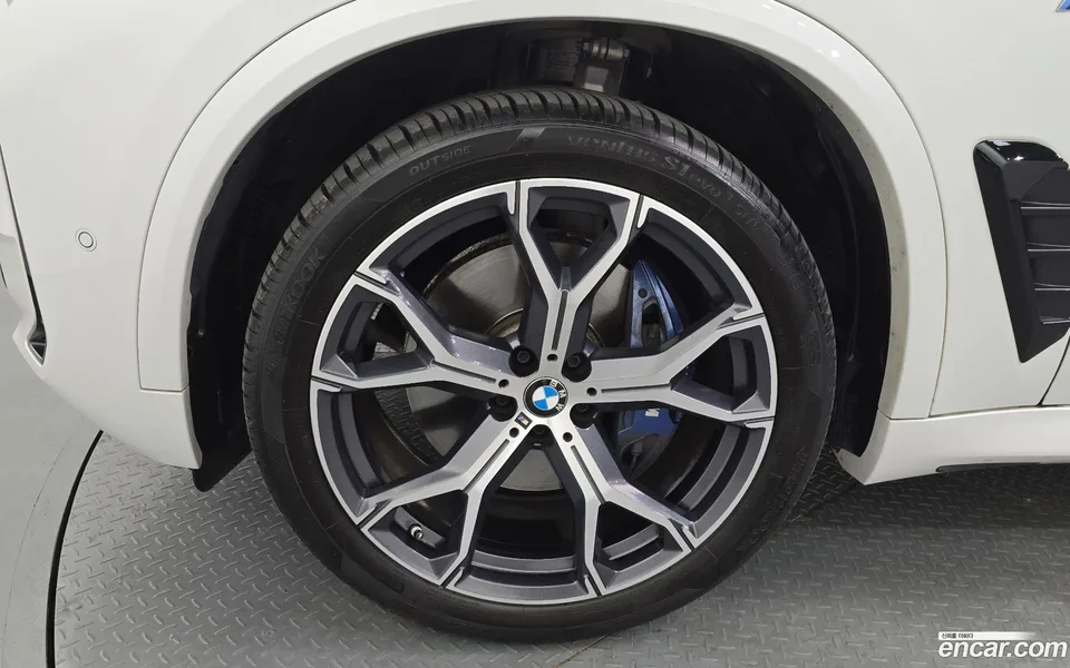 BMW X5 xDrive 40i M 2024 — миниатюра 2