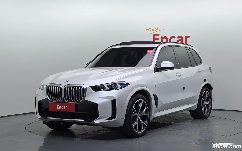 BMW X5 xDrive 40i M 2024 — фото 1, купить с доставкой в Москву