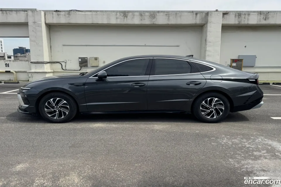 Hyundai Sonata The Edge Hybrid 2023 — thumbnail 3