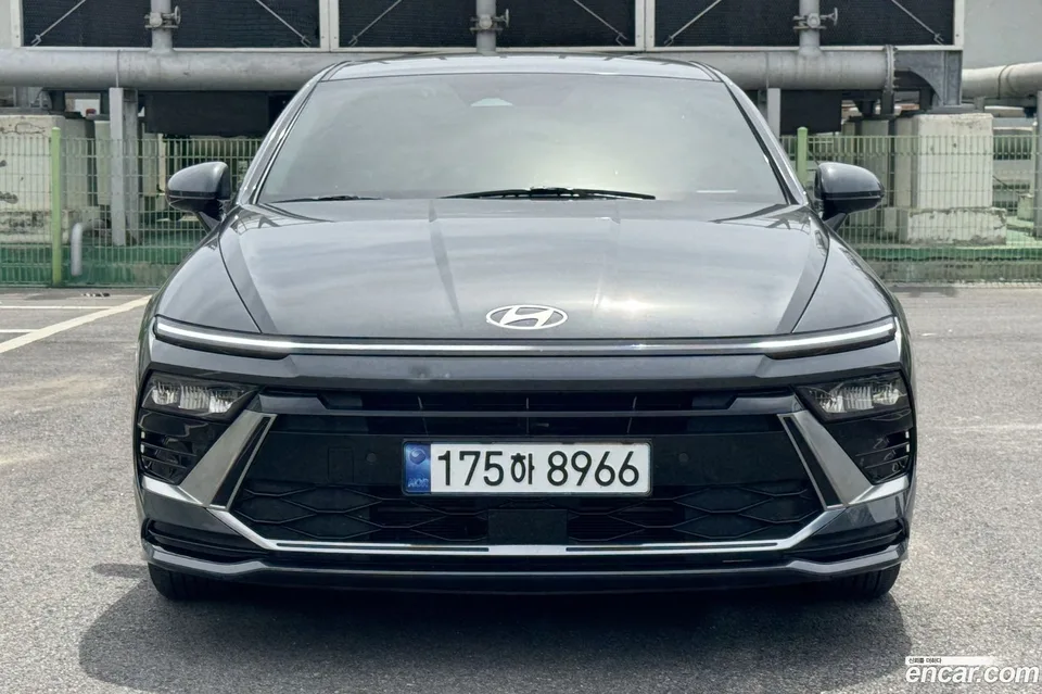 Hyundai Sonata The Edge Hybrid 2023 — photo 1, buy with delivery to Moscow