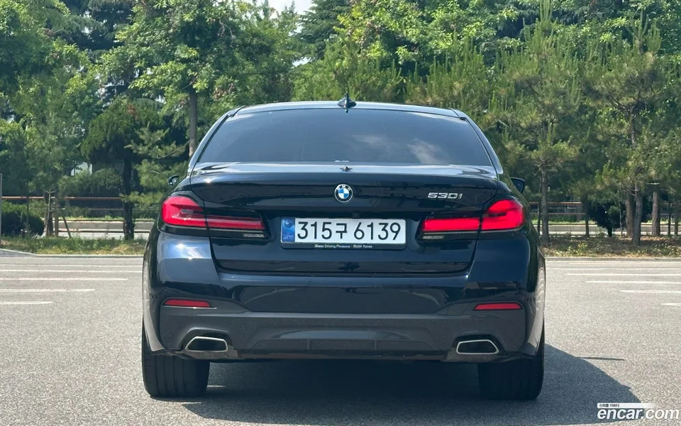 BMW 5 Series 530i xDrive M 2022 — thumbnail 4