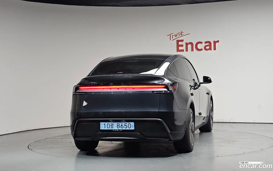 Tesla Model Y RWD 2025 — thumbnail 4