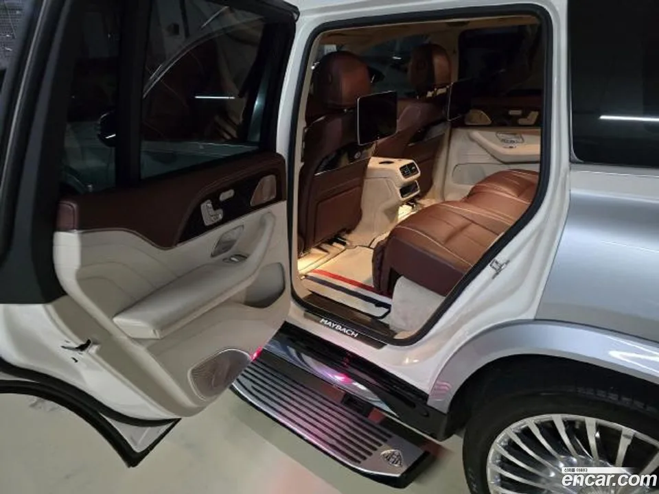 Mercedes-Benz GLS-Class GLS600 4MATIC 2023 — thumbnail 5