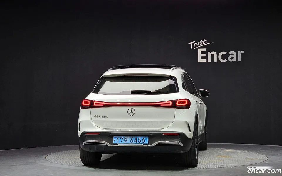 Mercedes-Benz EQA EQA250 AMG 2023 — миниатюра 4