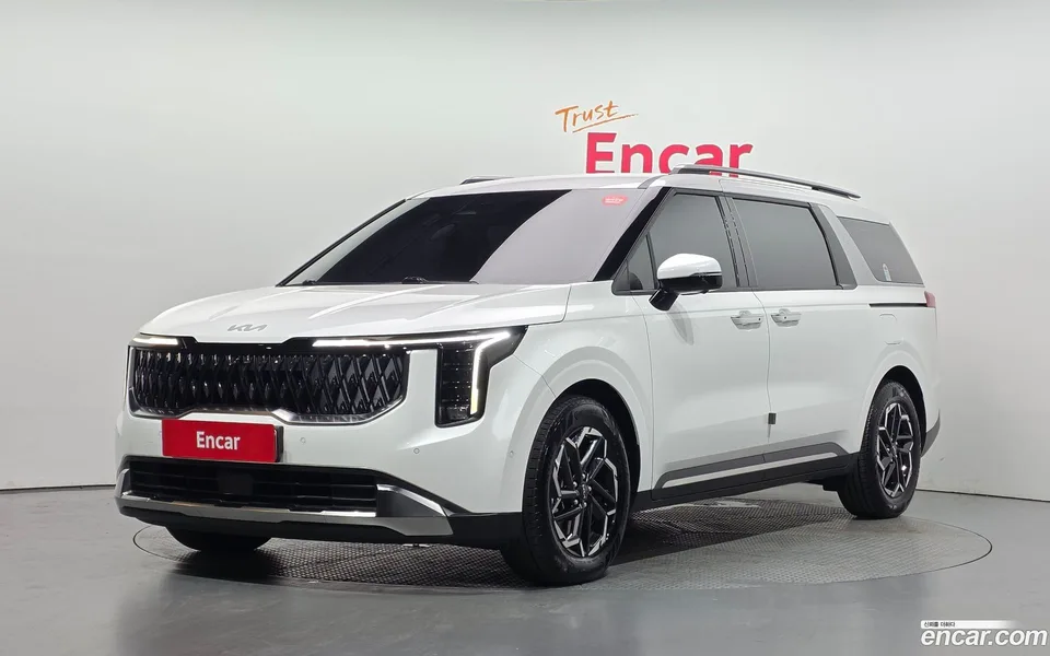 Kia Carnival 9 2023 — photo 1, buy with delivery to Moscow